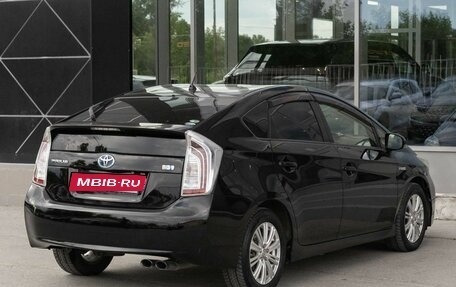 Toyota Prius, 2013 год, 1 050 000 рублей, 5 фотография