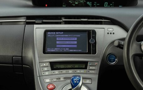 Toyota Prius, 2013 год, 1 050 000 рублей, 14 фотография