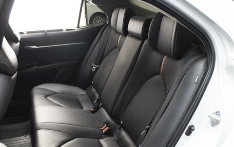 Toyota Camry, 2019 год, 3 350 000 рублей, 7 фотография