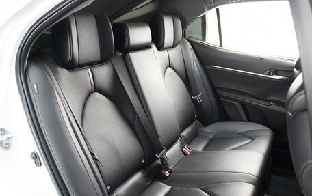 Toyota Camry, 2019 год, 3 350 000 рублей, 9 фотография