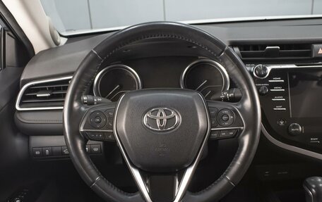 Toyota Camry, 2019 год, 3 350 000 рублей, 11 фотография