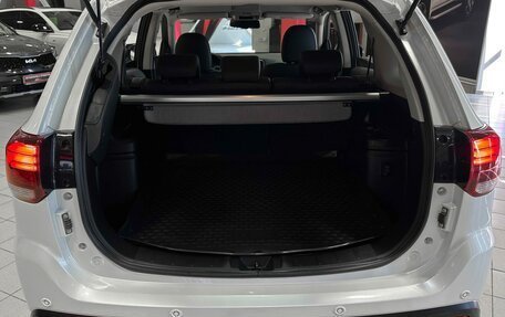 Mitsubishi Outlander III рестайлинг 3, 2021 год, 2 850 000 рублей, 13 фотография