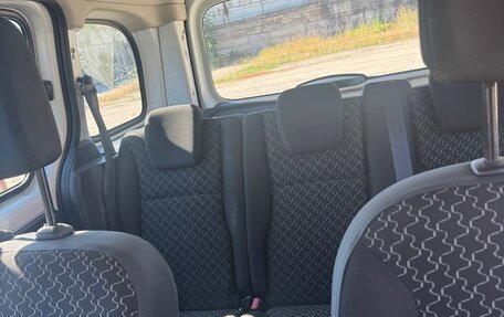 Renault Kangoo II рестайлинг, 2012 год, 650 000 рублей, 15 фотография