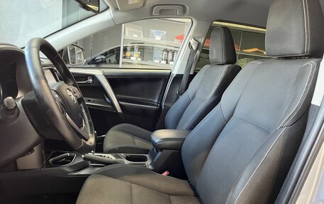 Toyota RAV4, 2018 год, 2 450 000 рублей, 13 фотография