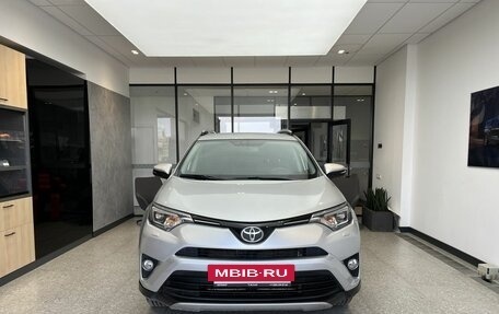 Toyota RAV4, 2018 год, 2 450 000 рублей, 2 фотография
