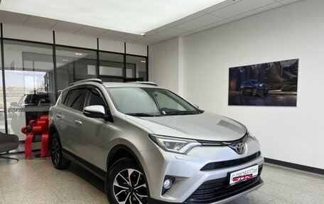 Toyota RAV4, 2018 год, 2 450 000 рублей, 3 фотография