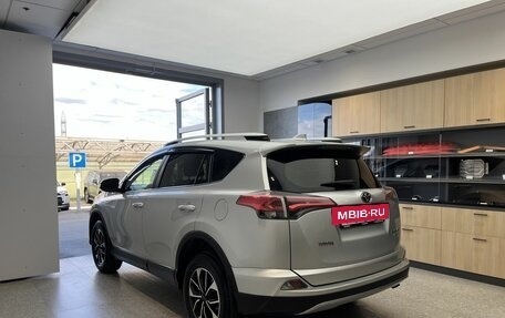 Toyota RAV4, 2018 год, 2 450 000 рублей, 6 фотография