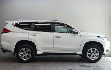 Mitsubishi Pajero Sport III рестайлинг, 2019 год, 3 750 000 рублей, 4 фотография