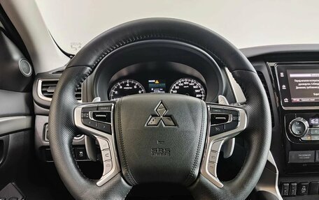 Mitsubishi Pajero Sport III рестайлинг, 2019 год, 3 750 000 рублей, 10 фотография