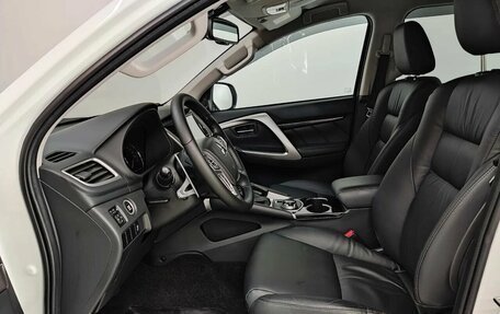 Mitsubishi Pajero Sport III рестайлинг, 2019 год, 3 750 000 рублей, 19 фотография