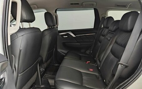 Mitsubishi Pajero Sport III рестайлинг, 2019 год, 3 750 000 рублей, 22 фотография
