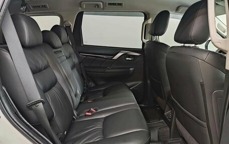 Mitsubishi Pajero Sport III рестайлинг, 2019 год, 3 750 000 рублей, 23 фотография
