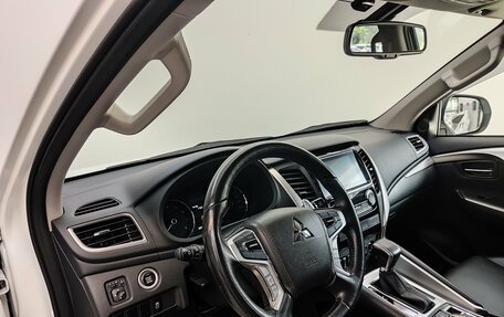 Mitsubishi Pajero Sport III рестайлинг, 2019 год, 3 750 000 рублей, 18 фотография
