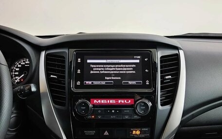 Mitsubishi Pajero Sport III рестайлинг, 2019 год, 3 750 000 рублей, 11 фотография