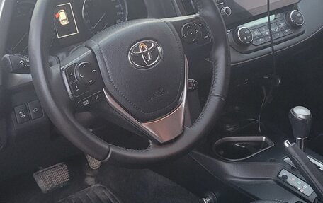 Toyota RAV4, 2017 год, 2 350 000 рублей, 6 фотография
