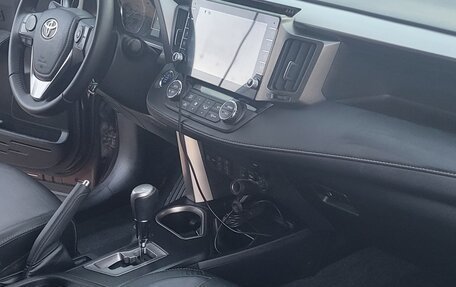 Toyota RAV4, 2017 год, 2 350 000 рублей, 5 фотография