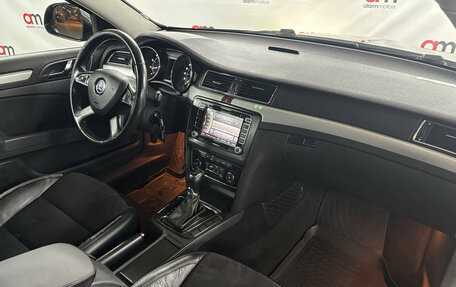 Skoda Superb III рестайлинг, 2013 год, 999 000 рублей, 12 фотография