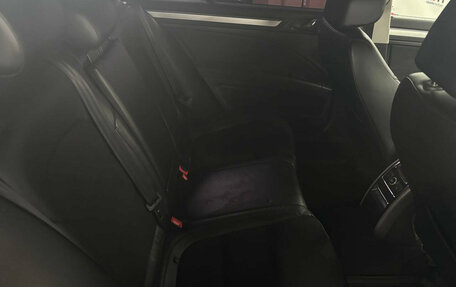 Skoda Superb III рестайлинг, 2013 год, 999 000 рублей, 19 фотография