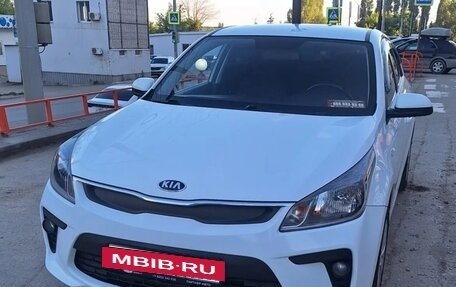 KIA Rio IV, 2017 год, 975 000 рублей, 2 фотография