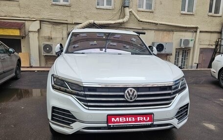 Volkswagen Touareg III, 2018 год, 5 500 000 рублей, 1 фотография