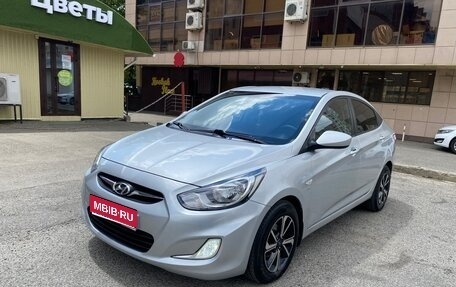 Hyundai Solaris II рестайлинг, 2013 год, 850 000 рублей, 1 фотография