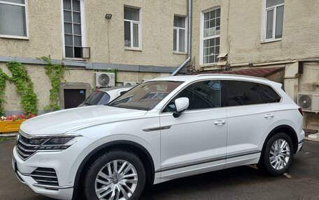 Volkswagen Touareg III, 2018 год, 5 500 000 рублей, 2 фотография