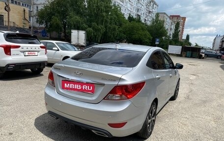 Hyundai Solaris II рестайлинг, 2013 год, 850 000 рублей, 3 фотография
