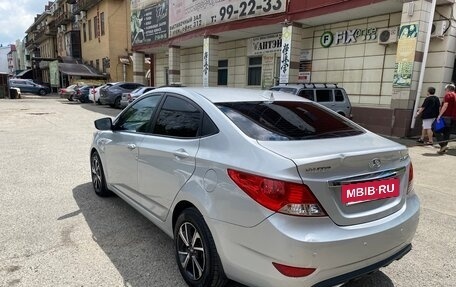 Hyundai Solaris II рестайлинг, 2013 год, 850 000 рублей, 2 фотография