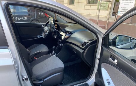 Hyundai Solaris II рестайлинг, 2013 год, 850 000 рублей, 13 фотография