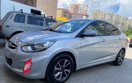 Hyundai Solaris II рестайлинг, 2013 год, 850 000 рублей, 14 фотография