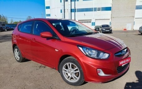 Hyundai Solaris II рестайлинг, 2012 год, 700 000 рублей, 6 фотография