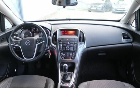 Opel Astra J, 2011 год, 657 000 рублей, 14 фотография