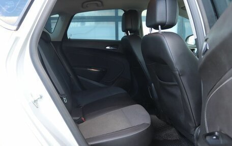 Opel Astra J, 2011 год, 657 000 рублей, 11 фотография