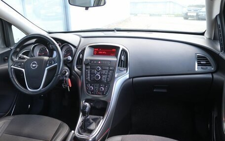 Opel Astra J, 2011 год, 657 000 рублей, 13 фотография