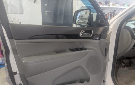 Jeep Grand Cherokee, 2010 год, 1 850 000 рублей, 21 фотография