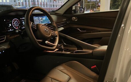 Hyundai Elantra, 2021 год, 2 000 000 рублей, 8 фотография
