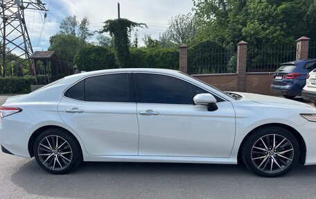Toyota Camry, 2022 год, 3 780 000 рублей, 2 фотография