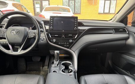 Toyota Camry, 2022 год, 3 780 000 рублей, 10 фотография