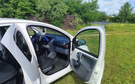Peugeot 107 I рестайлинг, 2011 год, 420 000 рублей, 4 фотография