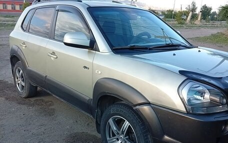 Hyundai Tucson III, 2006 год, 740 000 рублей, 3 фотография