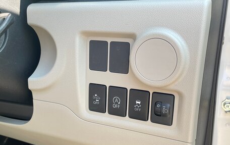 Toyota Passo III, 2016 год, 1 290 000 рублей, 13 фотография