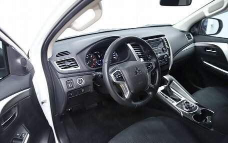 Mitsubishi Pajero Sport III рестайлинг, 2020 год, 3 090 000 рублей, 13 фотография