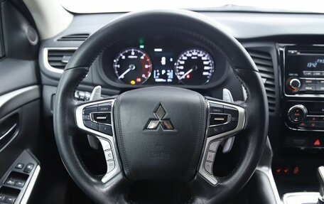 Mitsubishi Pajero Sport III рестайлинг, 2020 год, 3 090 000 рублей, 15 фотография