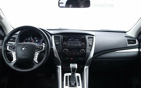 Mitsubishi Pajero Sport III рестайлинг, 2020 год, 3 090 000 рублей, 14 фотография