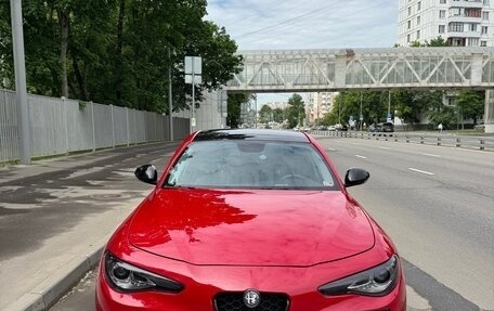 Alfa Romeo Giulia II, 2016 год, 2 750 000 рублей, 2 фотография