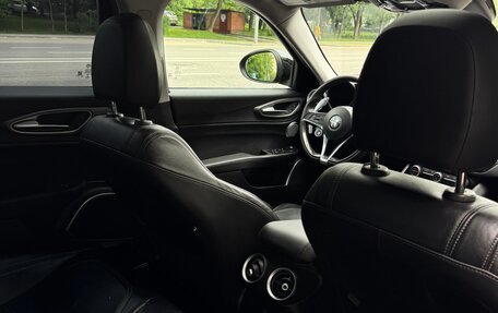 Alfa Romeo Giulia II, 2016 год, 2 750 000 рублей, 18 фотография