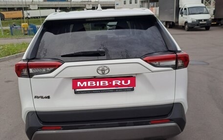 Toyota RAV4, 2020 год, 3 250 000 рублей, 8 фотография