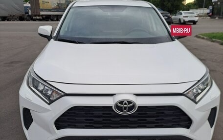 Toyota RAV4, 2020 год, 3 250 000 рублей, 2 фотография