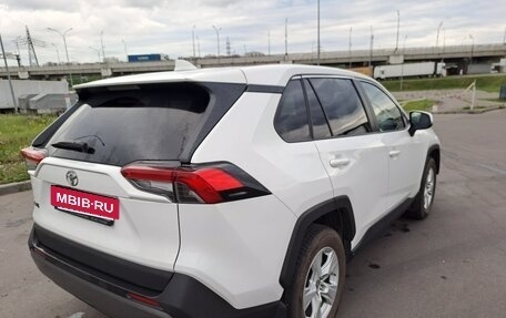 Toyota RAV4, 2020 год, 3 250 000 рублей, 7 фотография