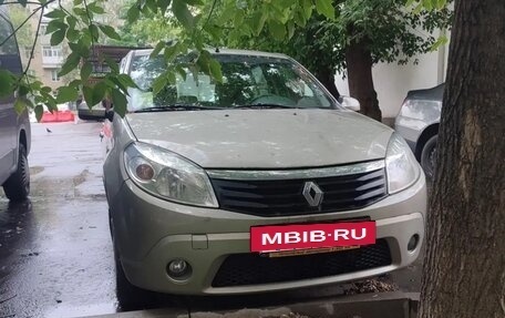 Renault Sandero I, 2014 год, 700 000 рублей, 2 фотография